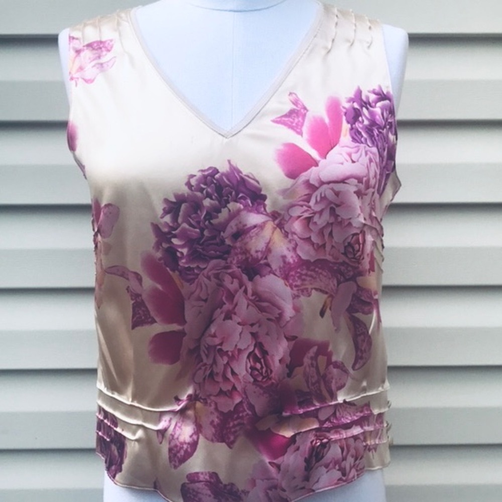 Ann Taylor Floral fitted blouse Size MP
